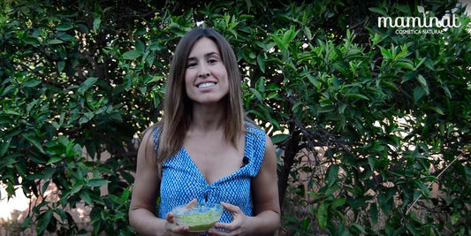 APRENDE-A-HACER-TU-PROPIA-MASCARILLA-NATURAL-CON-AGUACATE-PARA-HIDRATAR-TU-PELO-ESTE-VERANO-min