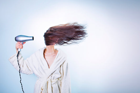 OTOÑO: ¿ POR QUÉ SE CAE TANTO EL PELO?