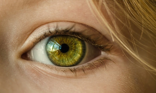 ¿POR QUÉ USAR CONTORNO DE OJOS?