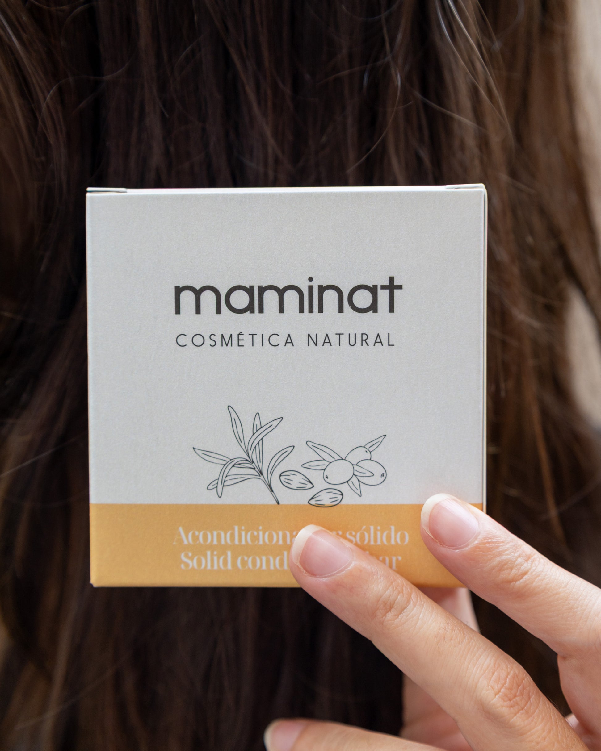 Acondicionador sólido vegano, fácil de usar y transportar, ideal para cabello seco y graso.
